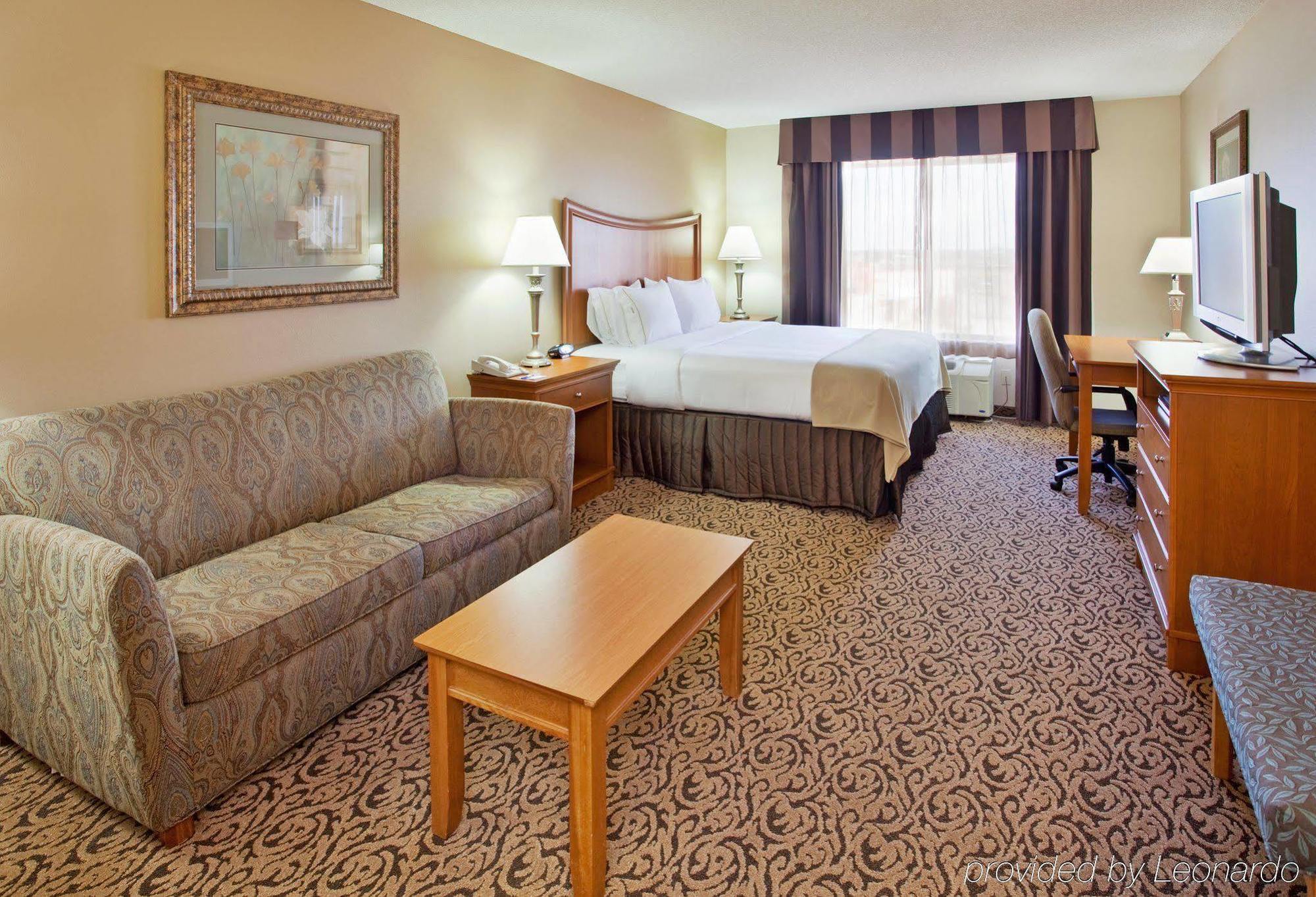 Holiday Inn Express Hastings By Ihg Buitenkant foto