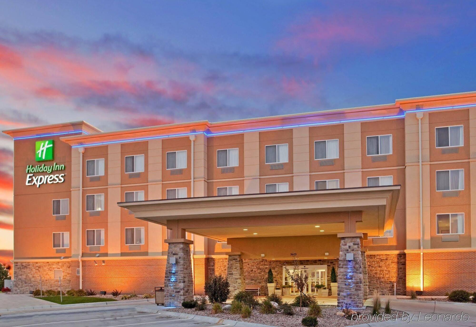 Holiday Inn Express Hastings By Ihg Buitenkant foto